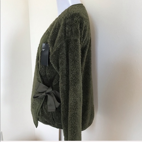 NWT Nike Long Sleeve training wrap top - Picture 7 of 8